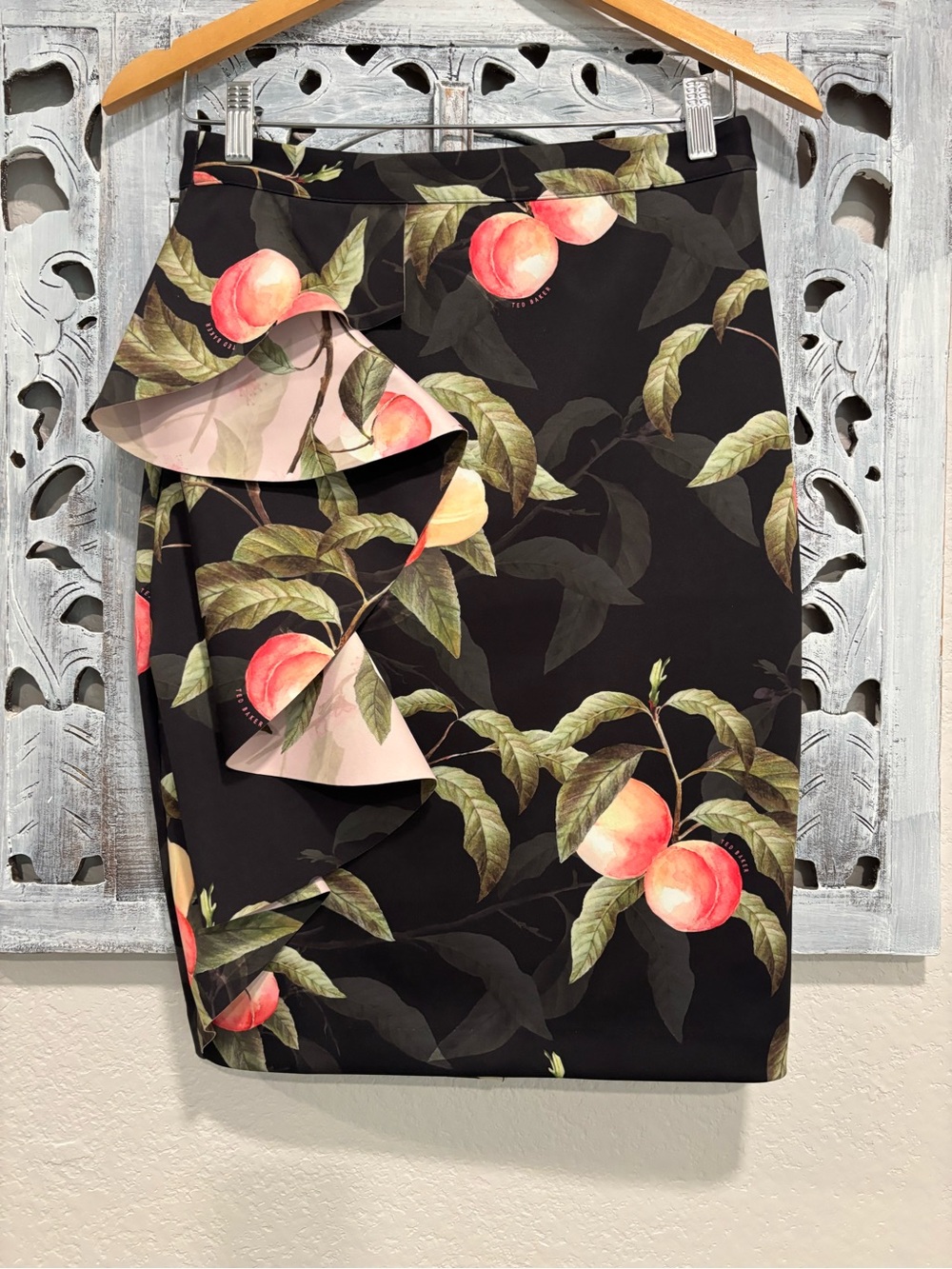 NEW Ted Baker Blayyke Peaches Ruffle Black Pencil Skirt